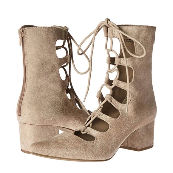 NWT Coconuts by Matisse Beige Lace-Up Booties - Picture 11 of 11